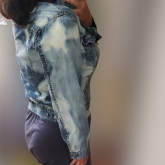 Unveil Bleach Washed Jean Jacket - Picture 15 of 16